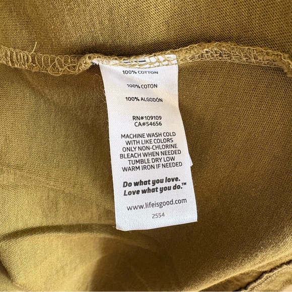 Life Is Good Women’s Olive Tune In Mountain Graphic T-Shirt - Medium - Picture 4 of 7